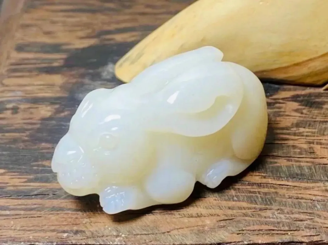 捡漏还是吃药？几百块到手的和田玉卖的是什么料？